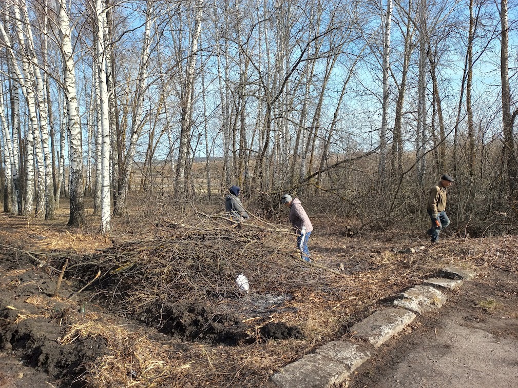 Субботник в селе Урено-Карлинское.
